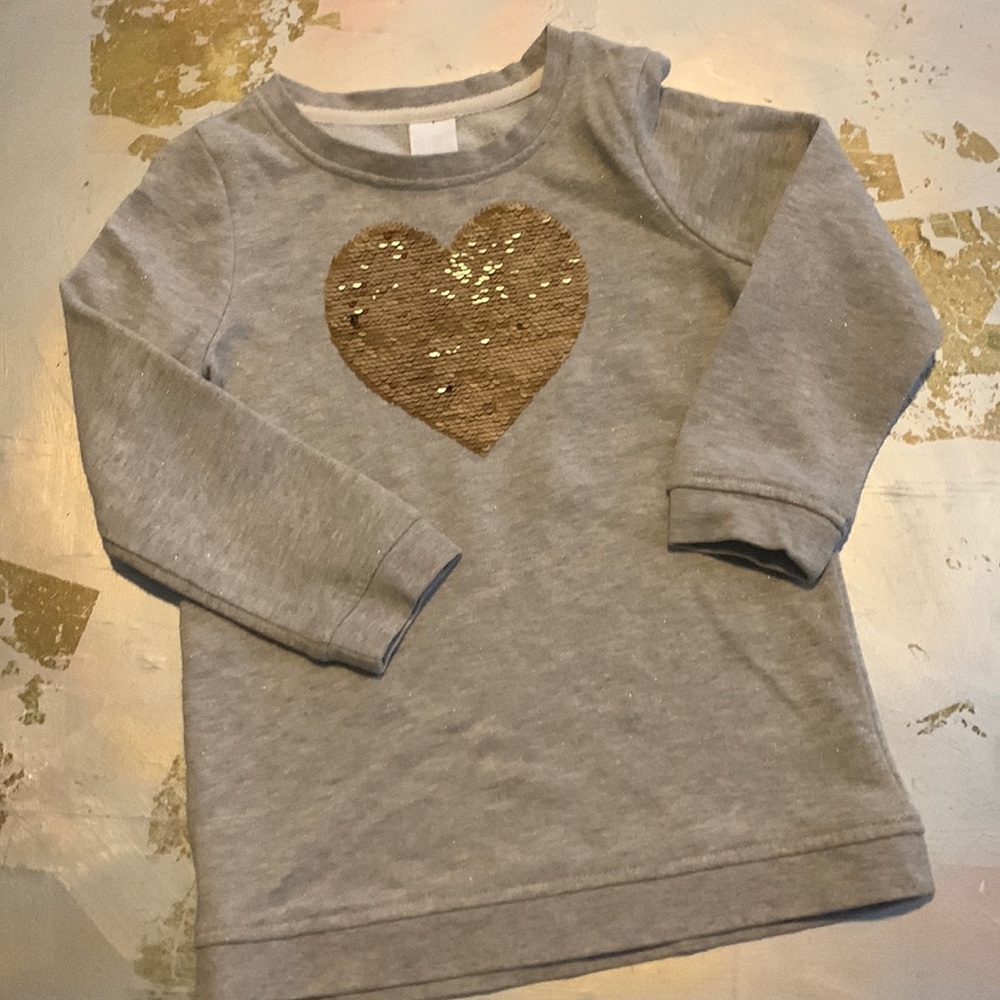 Light weight sweatshirt Top flip sequin heart